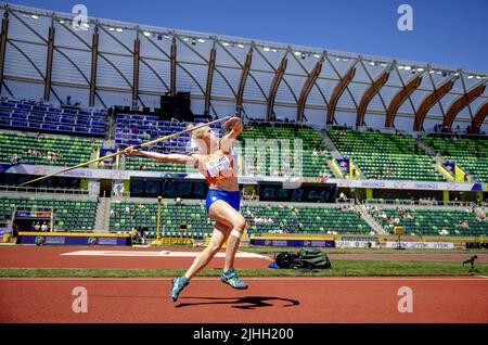 EUGENE - Anouk Vetter in azione durante il lancio a javelin della quarta giornata dei Campionati mondiali di atletica allo stadio Hayward Field. ANP ROBIN VAN LONKHUIJSEN Foto Stock