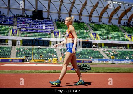 EUGENE - Anouk Vetter in azione durante il lancio a javelin della quarta giornata dei Campionati mondiali di atletica allo stadio Hayward Field. ANP ROBIN VAN LONKHUIJSEN Foto Stock