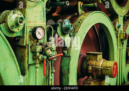 Alberi della vecchia macchina di carta-fare. Dettaglio Foto Stock