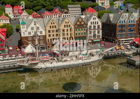 Billund, Danimarca - Giugno 25 2011: Modello LEGO di Bryggen a Bergen a Legoland Billund. Foto Stock