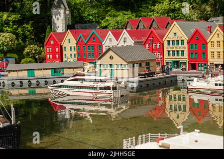 Billund, Danimarca - Giugno 25 2011: Modello LEGO di Bryggen a Bergen a Legoland Billund. Foto Stock