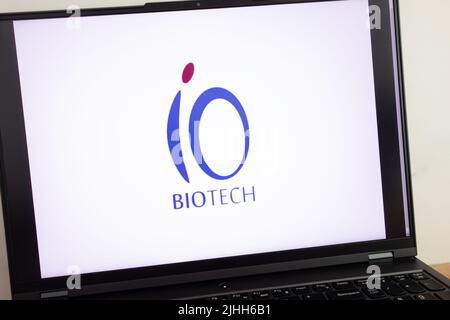 KONSKIE, POLONIA - 18 luglio 2022: Il logo dell'azienda biofarmaceutica io Biotech viene visualizzato sullo schermo del computer portatile Foto Stock