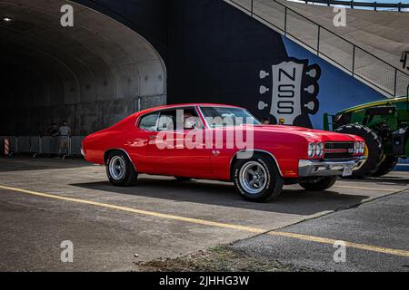 Lebanon, TN - 14 maggio 2022: 1970 Chevrolet Chevelle SS Sedan ad una fiera locale. Foto Stock