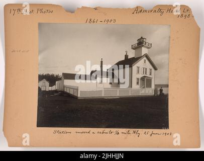 WA - Ammiragliato Capo. Stazione faro di Admiralty Head, Washington. 1861-1903. Station spostato e ricostruito 1/3 Mile N'ly, 25 giugno 1903. Foto Stock