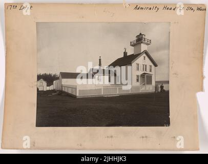 WA - Ammiragliato Capo. Stazione faro di Admiralty Head, Washington. Foto Stock