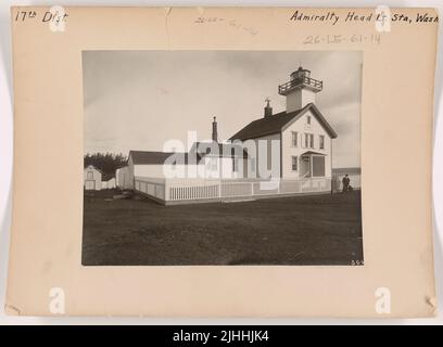 WA - Ammiragliato Capo. Stazione faro di Admiralty Head, Washington. Foto Stock