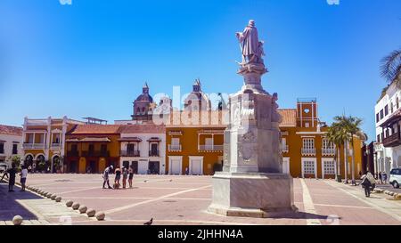 Cartagena de Indias, Colombia; 02.17.2017: La bella Plaza de la Aduana è stata costruita nel 1849, è la piazza più grande e più antica della città. Foto Stock