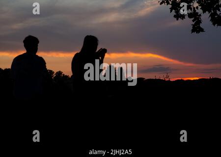 Roma, Italia. 18th luglio 2022. Vista del tramonto sulla terrazza del Gianicolo di Roma (Foto di Matteo Nardone/Pacific Press/Sipa USA) Credit: Sipa USA/Alamy Live News Foto Stock