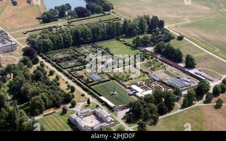 Vista aerea del giardino murato a Castle Howard vicino Malton, North Yorkshire Foto Stock