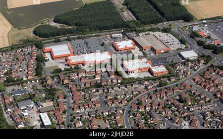 Vista aerea della metà occidentale del Clifton Moor Retail Park, Rawcliffe, York Foto Stock