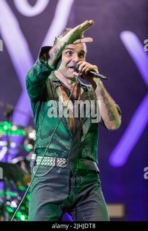 Rock in Roma, Roma, Italia, 18 luglio 2022, Piero Pelu frontman Litfiba cantare sul palco durante Litfiba - l'ultimo Girone - Concerto di Musica Foto Stock