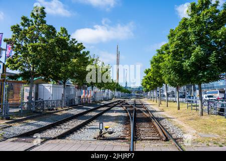 Kiel, Germania, giugno - 2022 Kieler Woche 2022 la calma celeste regna ancora nel Hörm prima dell'assalto dei visitatori di giorno Foto Stock