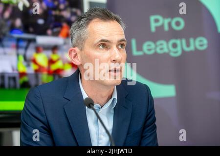 Il nuovo CEO della Pro League Lorin Parys ha illustrato durante la conferenza stampa Deloitte Belgium per presentare i risultati dello studio sull'impatto socioeconomico della Pro League sull'economia belga, alla squadra di calcio BX di Bruxelles, martedì 19 luglio 2022. Con una valutazione dell'impatto della crisi del Covid sul calcio belga e un'analisi del modo in cui la Pro League e i suoi club contribuiscono all'economia belga attraverso le relative spese, la creazione di posti di lavoro e contributi fiscali, e del modo in cui restituiranno alla società attraverso progetti sociali. BELGA FOTO KATIM KAGHAT Foto Stock