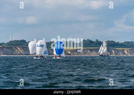 Kiel, Germania, settembre 2021 J70 regata di vela di classe, un keelboat, nel fiordo esterno al largo di Strande Foto Stock