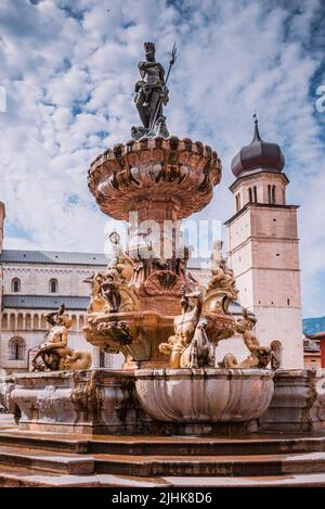 Fontana del Nettuno - Fontana del Nettuno. Piazza Duomo, Trento, Trentino-Alto Adige/Südtirol, Italia, Europa Foto Stock