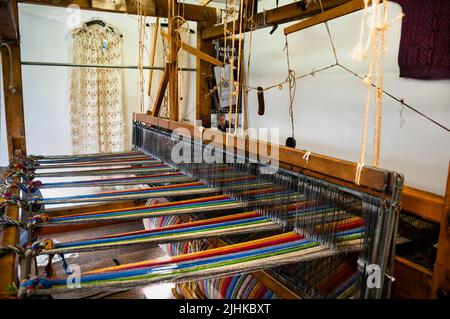 Telaio in legno nel negozio di Eddie Doherty ad Ardara, Irlanda. Foto Stock