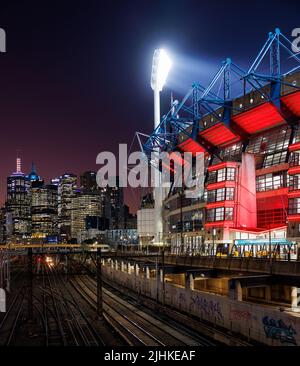Melbourne, Australia, 19 luglio 2022. Melbourne, Australia, 19/07/2022, Manchester United vs Crystal Palace at Melbourne Cricket Ground (MCG) il 19 luglio 2022. La MCG si accende nei colori della squadra del Manchester United prima della partita. Credit: Corleve/Alamy Stock Photo Foto Stock