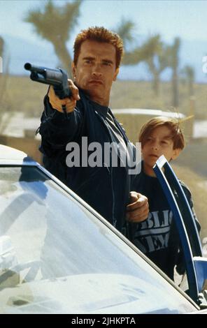 ARNOLD SCHWARZENEGGER, Edward Furlong, Terminator 2: il giorno del giudizio, 1991 Foto Stock