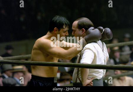 RUSSELL CROWE, Paul Giamatti, CINDERELLA MAN, 2005 Foto Stock