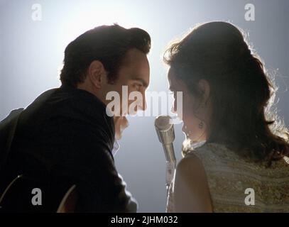 JOAQUIN PHOENIX, Reese Witherspoon, a piedi la linea, 2005 Foto Stock