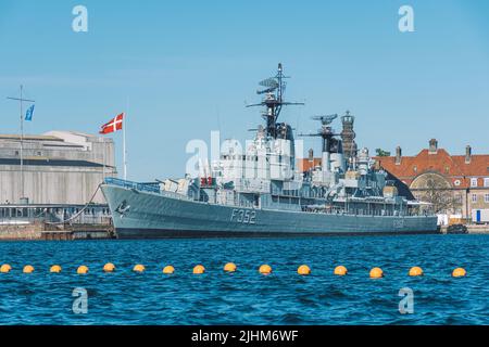 La nave da guerra HDMS Peder Skram, F352, era una fregata di classe Peder Skram nella Royal Danish Navy, ancorata a Holmen a Copenhagen, Royal Danish Naval Museum Foto Stock