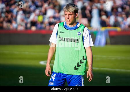 Odense, Danimarca. 18th luglio 2022. Gustav Grubbe (14) di OB visto durante la partita Superliga del 3F tra Odense Boldklub e FC Nordsjaelland al Parco Naturale dell'energia di Odense. (Photo Credit: Gonzales Photo/Alamy Live News Foto Stock