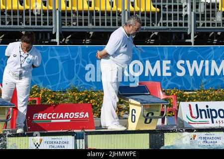 Polo Acquatico Frecciarossa, Roma, Italia, 19 luglio 2022, Arbitro della partita durante il Campionato Italiano assoluto Herbalife (day1) - Nuoto Foto Stock