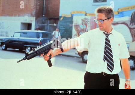 MICHAEL DOUGLAS, cadendo, 1993 Foto Stock