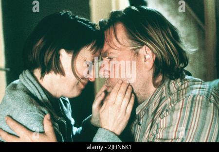 LESLEY MANVILLE, TIMOTHY SPALL, o tutto o niente, 2002 Foto Stock