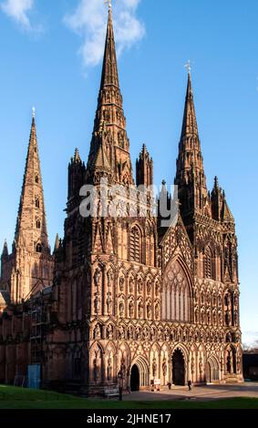 Cattedrale a tre guglie, Lichfield, Staffordshire, Inghilterra, Regno Unito Foto Stock