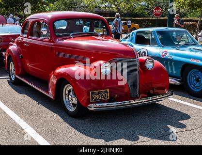 Una Chevrolet coupé rossa del 1939 al Homestead Waterfront car show a Homestead, Pennsylvania, USA Foto Stock