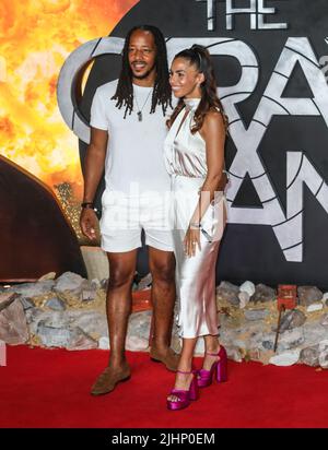 Londra, Regno Unito. 19th luglio 2022. (L-R) Tony Sinclair e Shanie Ryan hanno visto partecipare alla prima britannica di 'The Gray Man' alla BFI Southbank di Londra. Credit: SOPA Images Limited/Alamy Live News Foto Stock