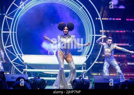 AUSTIN, TX - LUGLIO 19: Angeria si esibisce sul palco durante la drag Race di RuPaul Werq the World Tour 2022 all'ACL Live il 19 luglio 2022 ad Austin, Texas.(Photo by Maggie Boyd/SipaUSA) Credit: Sipa USA/Alamy Live News Foto Stock