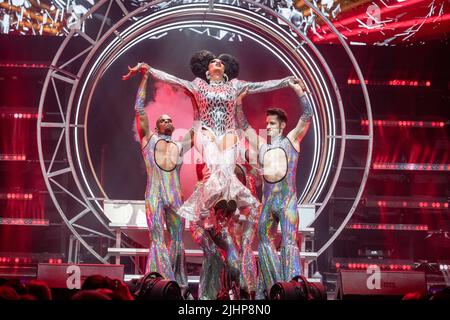 AUSTIN, TX - LUGLIO 19: Angeria si esibisce sul palco durante la drag Race di RuPaul Werq the World Tour 2022 all'ACL Live il 19 luglio 2022 ad Austin, Texas.(Photo by Maggie Boyd/SipaUSA) Credit: Sipa USA/Alamy Live News Foto Stock