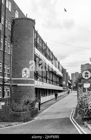 The Kingswood Flats , Kingswood Street Brighton , Inghilterra UK - Kingswood Flats, costruito nel 1938 con il nome di Sir Kingsley Wood Ministro della Salute con la responsabilità per la politica nazionale di liquidazione degli slum fotografia scattata da Simon Dack Foto Stock