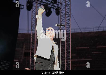 Arena, Verona, Italia, 18 luglio 2022, Jim Kerr durante Simple Minds - 40 anni di visite Tour - Concerto di Musica Foto Stock
