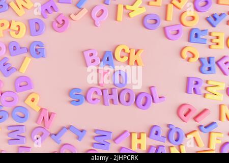 Vista dall'alto 3D illustrazione dell'iscrizione Back to School realizzata con lettere colorate di plastica sparse su sfondo rosa Foto Stock
