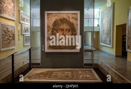Antichi mosaici romani in mostra presso il Museo Archeologico di Sousse in Tunisia Foto Stock