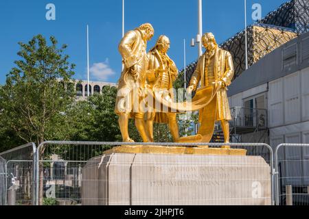 'I Golden Boys' una statua guidata di Matthew Boulton, William Murdoch e James Watt di William Bloye in Centenary Square, Birmingham Foto Stock