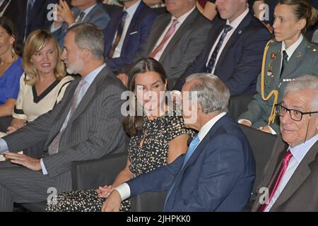 Madrid, Spagna. 20/07/2022, King Felipe e Queen Letizia alla presentazione delle borse di studio della Fondazione la Caixa a Madrid, mercoledì 20 giugno 2022 Credit: CORDON PRESS/Alamy Live News Foto Stock