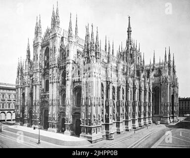 Historisches Foto (ca 1880) des Mailänder Doms, Duomo di Milano, Italien / Foto storica del Duomo di Milano, Duomo di Milano, Italia, Historisch, digital restaurierte Reproduktion einer Originalvorlage aus dem 19. Jahrhundert, genaues Originaldatum nicht bekannt, Foto Stock