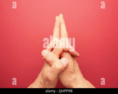 Posizione manuale per mudra n. 7 in Jin Shin Jyutsu, metodo di guarigione alternativo o concetto di auto-aiuto, medicina asiatica, sensibilizzazione Foto Stock