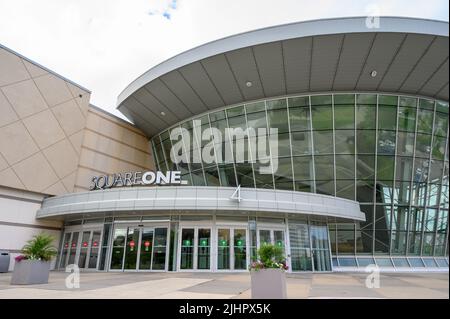 Il centro commerciale Square One, Mississauga, è il più grande centro commerciale dell'Ontario, Canada. Foto Stock