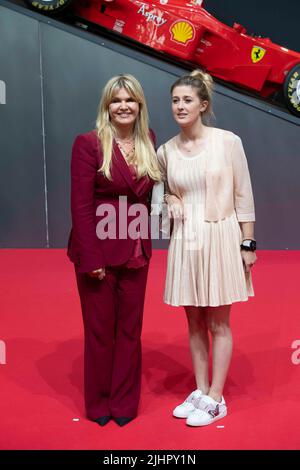 Colonia, Germania. 20th luglio 2022. Corinna e Gina SCHUMACHER, tappeto rosso, esposizione del tappeto rosso, arrivo, presentazione del Premio di Stato dello Stato della Renania settentrionale-Vestfalia a Koeln il 20th luglio 2022 © Credit: dpa/Alamy Live News Foto Stock