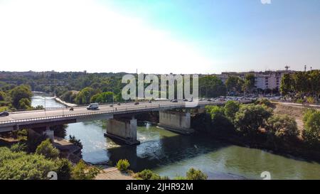 Roma, Fiume Tevere in magra estiva e non in secca , ponte Marconi San Paolo Foto Stock