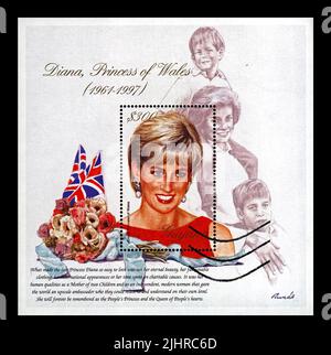 principessa Diana, timbro cancellato stampato in Guyana dedicato alla memoria di Lady di, circa 1997. timbro postale vintage isolato su sfondo nero Foto Stock