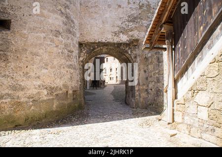 Il Castello di Burghausen a Burghausen, distretto di Altotting Land, alta Baviera, Germania, il 19 giugno, 2022. Il Castello di Burghausen è il castello più lungo co Foto Stock