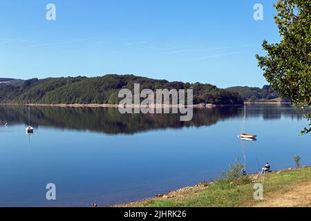 Lago Laouzas. Nages, Occitanie, Francia Foto Stock