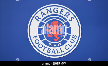 Foto d'archivio del 09-08-2020 di un badge Rangers. La BBC è ansiosa di condividere "un rapporto continuo positivo" con Rangers dopo una lunga disputa con il club Ibrox è stato finalmente risolto. Data di emissione: Mercoledì 20 luglio 2022. Foto Stock