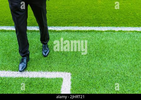 Campo da gioco erba. Anfield è uno stadio di calcio ad Anfield, Liverpool, Merseyside, Inghilterra, che ha una capacità di 53.394 posti a sedere, il che lo rende il s Foto Stock
